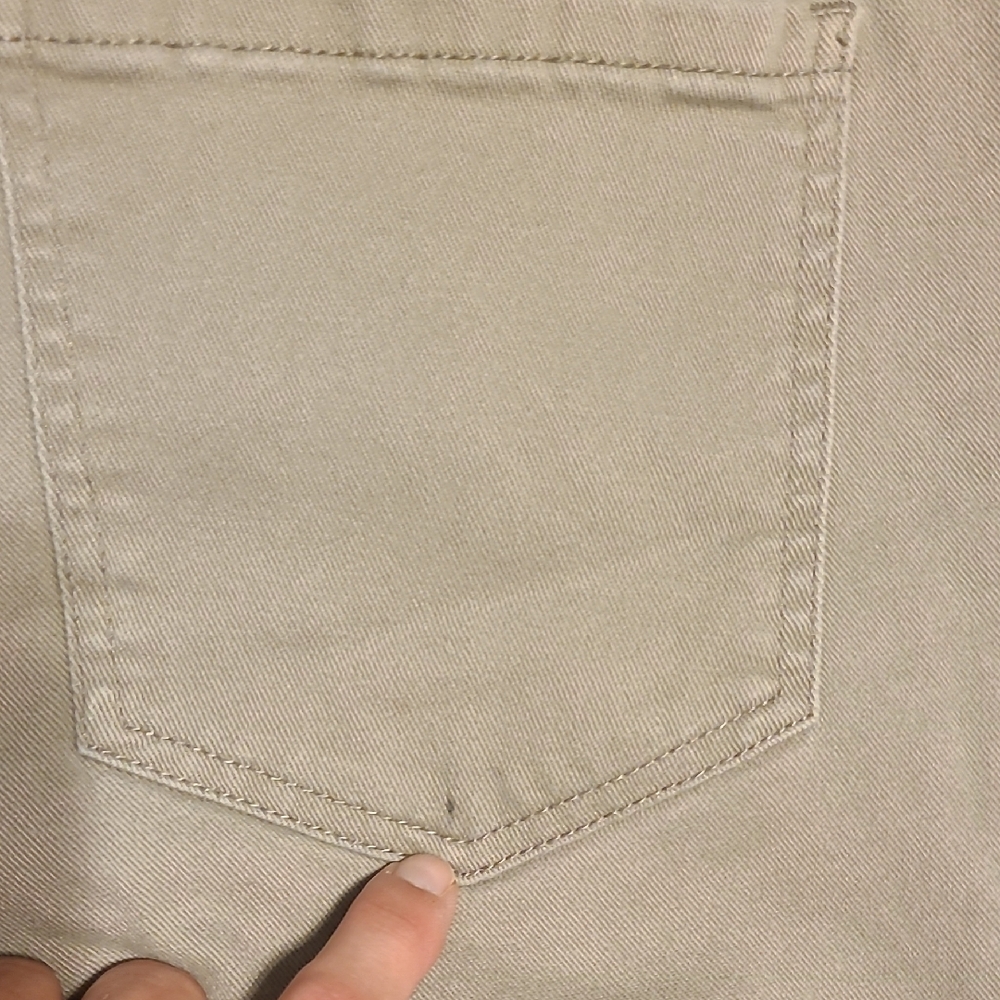 ❤️Stylish Women's Shorts in Green and Tan - Picture 13 of 13